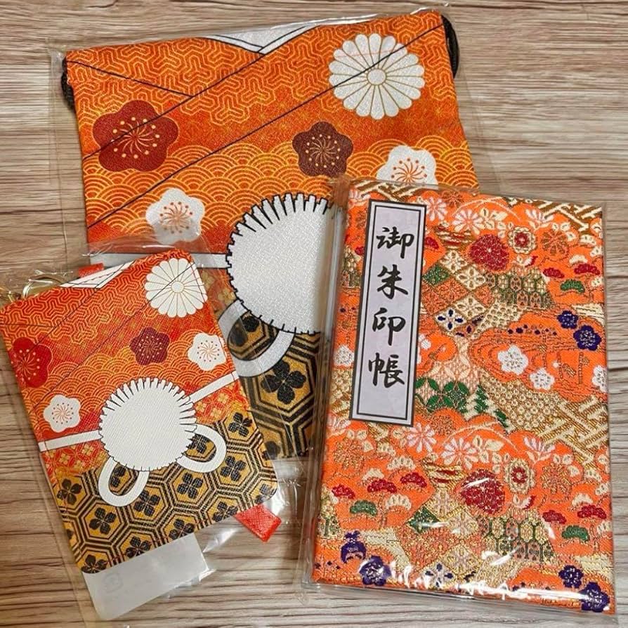 ♪ 志村けんのバカ殿様♪ 御朱印帳 と パスケース と 総柄巾着 の3点セット Amazon.co.jp: 志村けんのバカ殿様 御朱印帳 と パスケース と